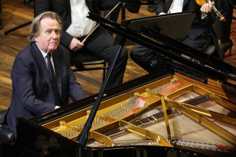 Rudolf Buchbinder und die Würth Philharmoniker © Ufuk Arslan
